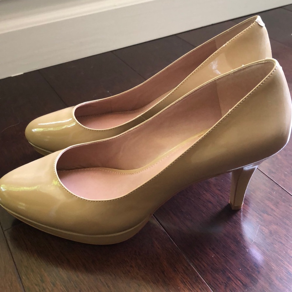 Nude Vincent Camuto patent leather pumps, size 8.5